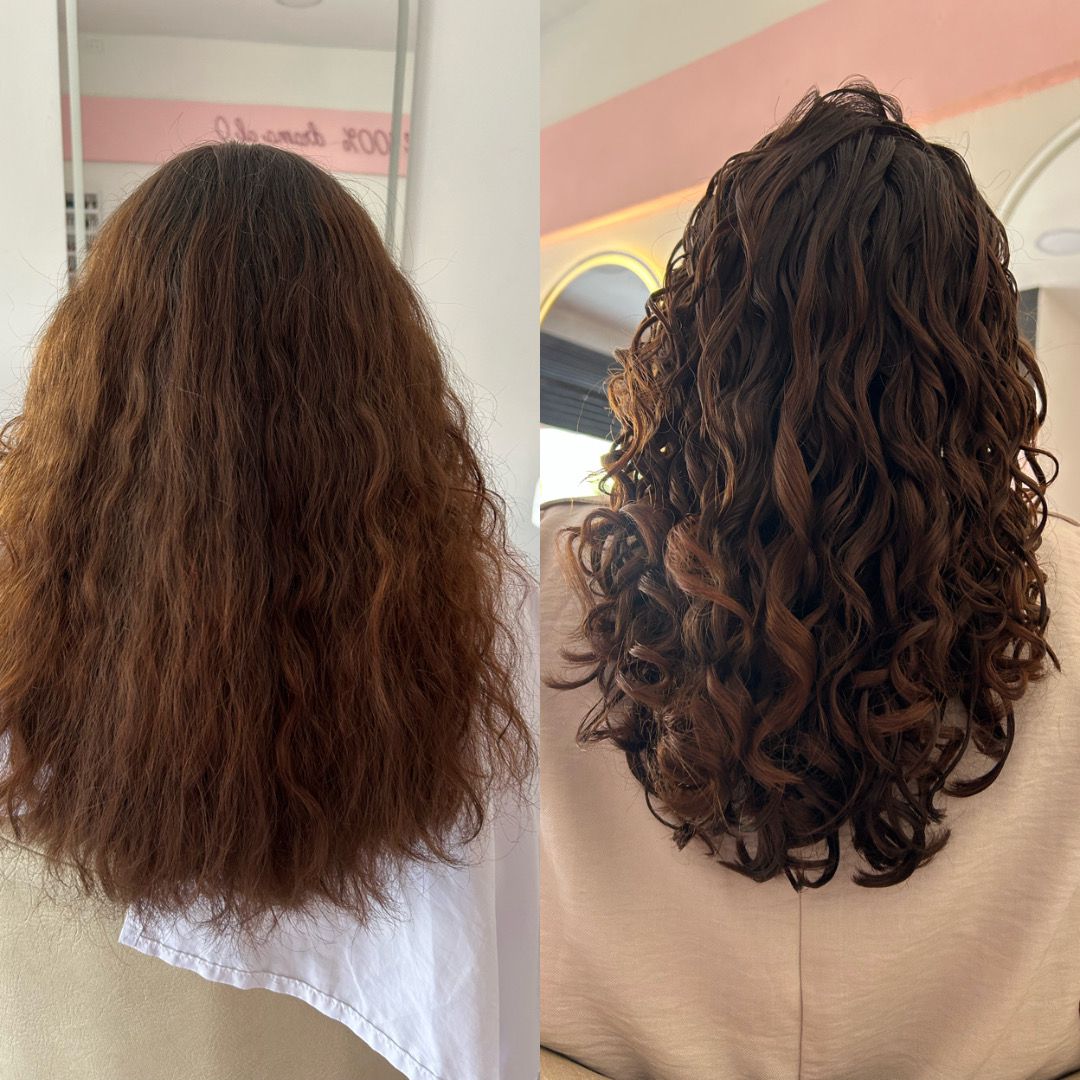 Antes y después de definición en cabello ondulado
